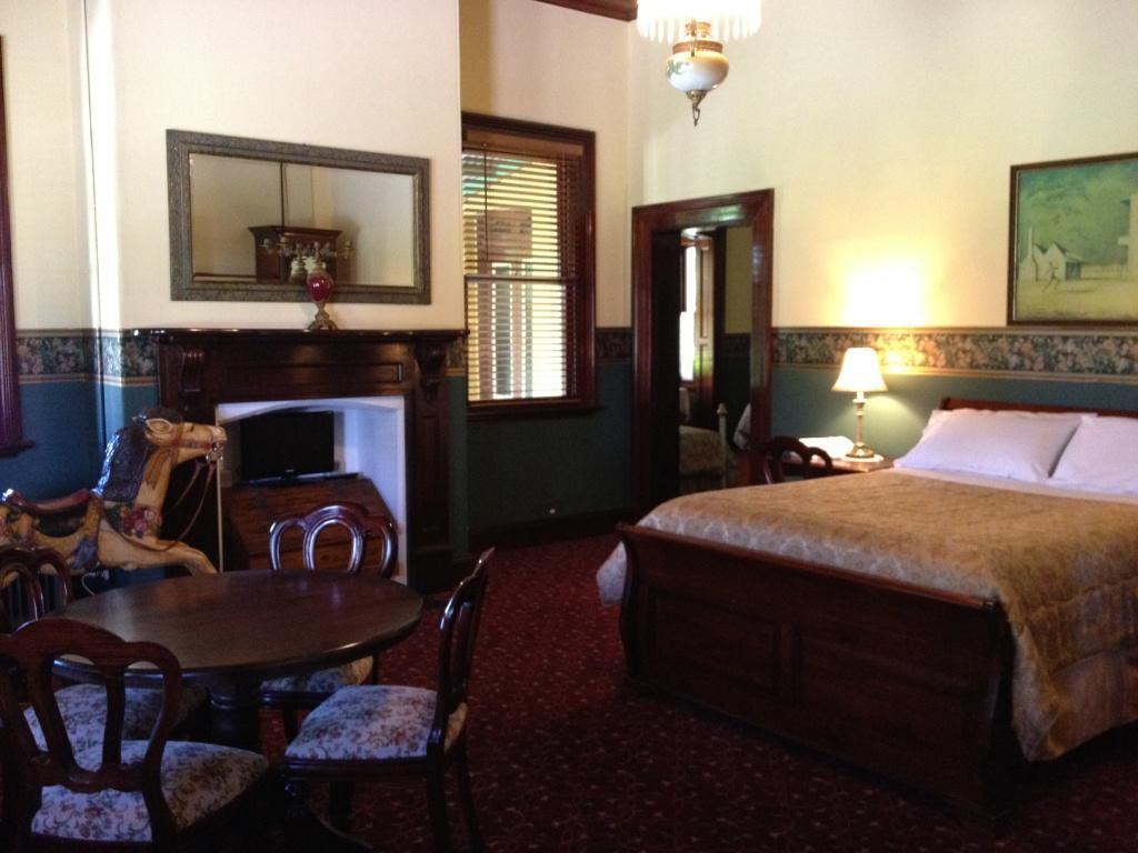 Ranelagh House Dubbo Room photo